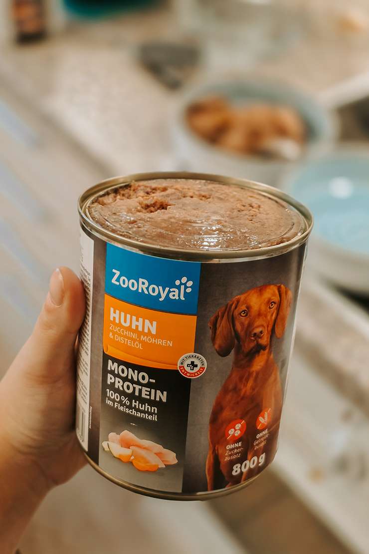 ZooRoyal Mono Protein Huhn mit Zucchini Moehren Disteloel 3
